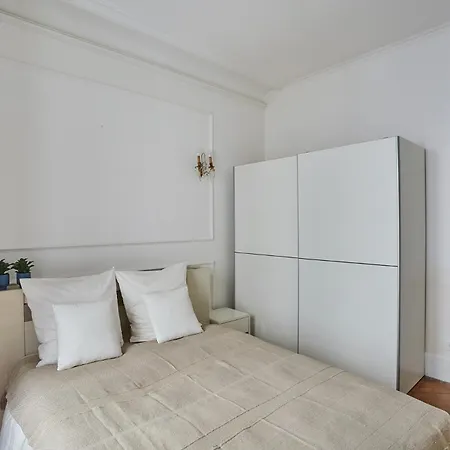 Champs-elysees 2 Bedrooms Haussman Luxury شقة *