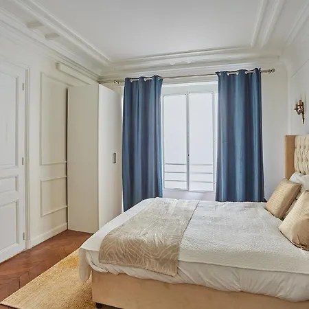 Champs-elysees 2 Bedrooms Haussman Luxury شقة